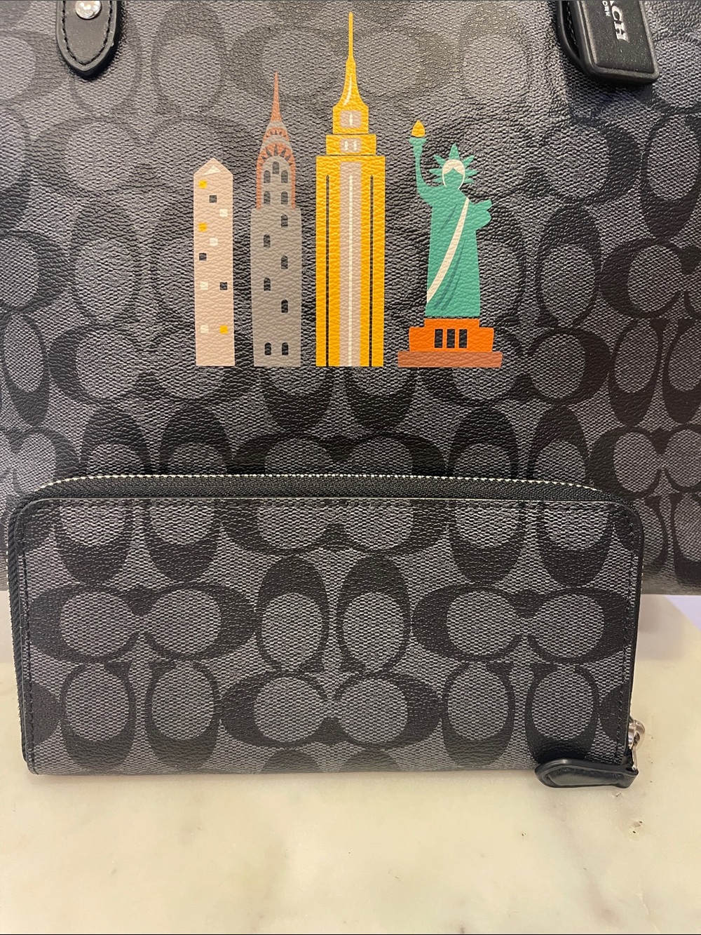 Coach City Skyline Tote with Matching Zip Wallet - Picture 7 of 12